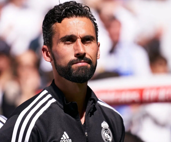 Read more about the article Alvaro Arbeloa Resmi Gantikan Xabi Alonso di Real Madrid