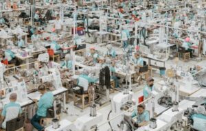 Read more about the article Indonesia Siapkan BUMN Tekstil US$6 Miliar untuk Hadapi Tarif AS dan Lonjakan Impor