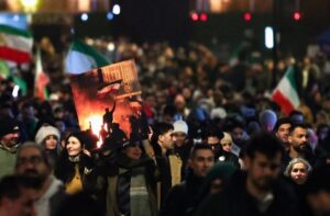 Read more about the article Protes di Iran Berlanjut, AS dan Israel Diperingatkan soal Ancaman Serangan