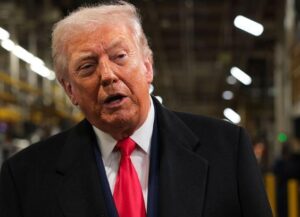 Read more about the article Donald Trump Isyaratkan Opsi Militer Saat Protes Anti-ICE Meluas di Minnesota