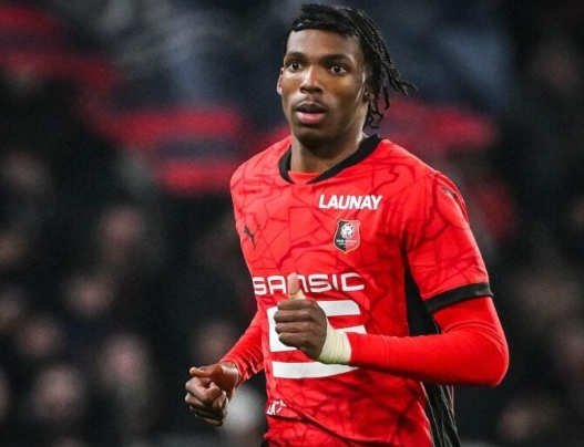 Read more about the article Kalah Cepat, Manchester United Gagal Hancurkan Rencana Transfer Rival Abadi